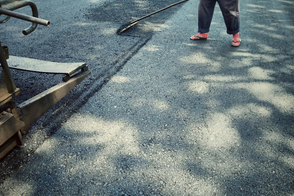 Common Mistakes to Avoid When Sealcoating a Driveway