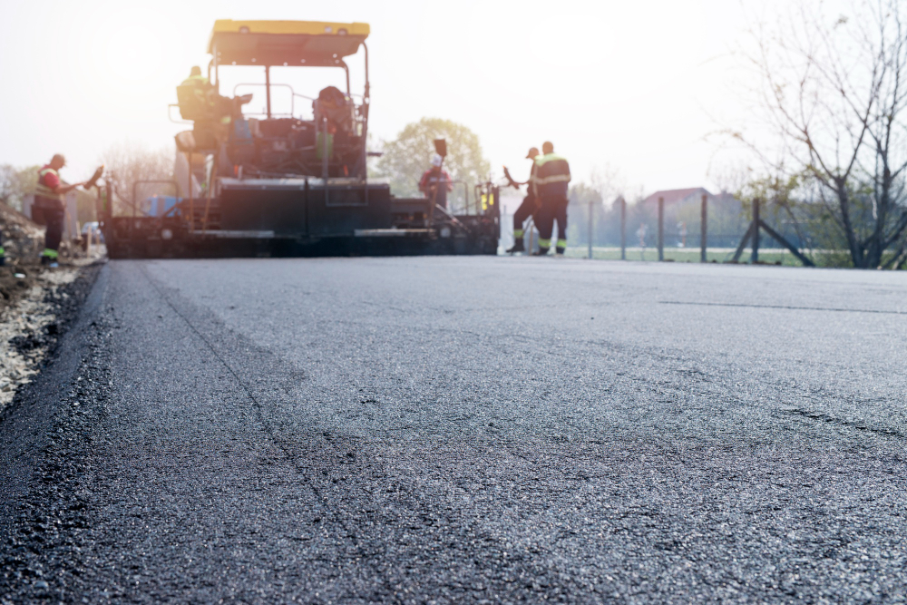 Why You Need a Professional Asphalt Contractor for Sealcoating