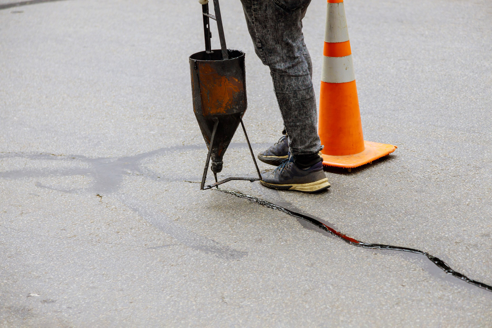 The Complete Guide to Crack Filling and Crack Sealing in Asphalt Paving