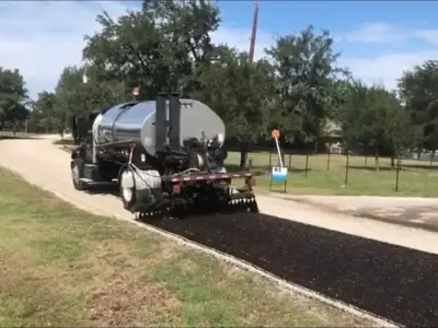 Asphalt chip sealed road