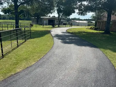 Residential asphalt paving & maintenance